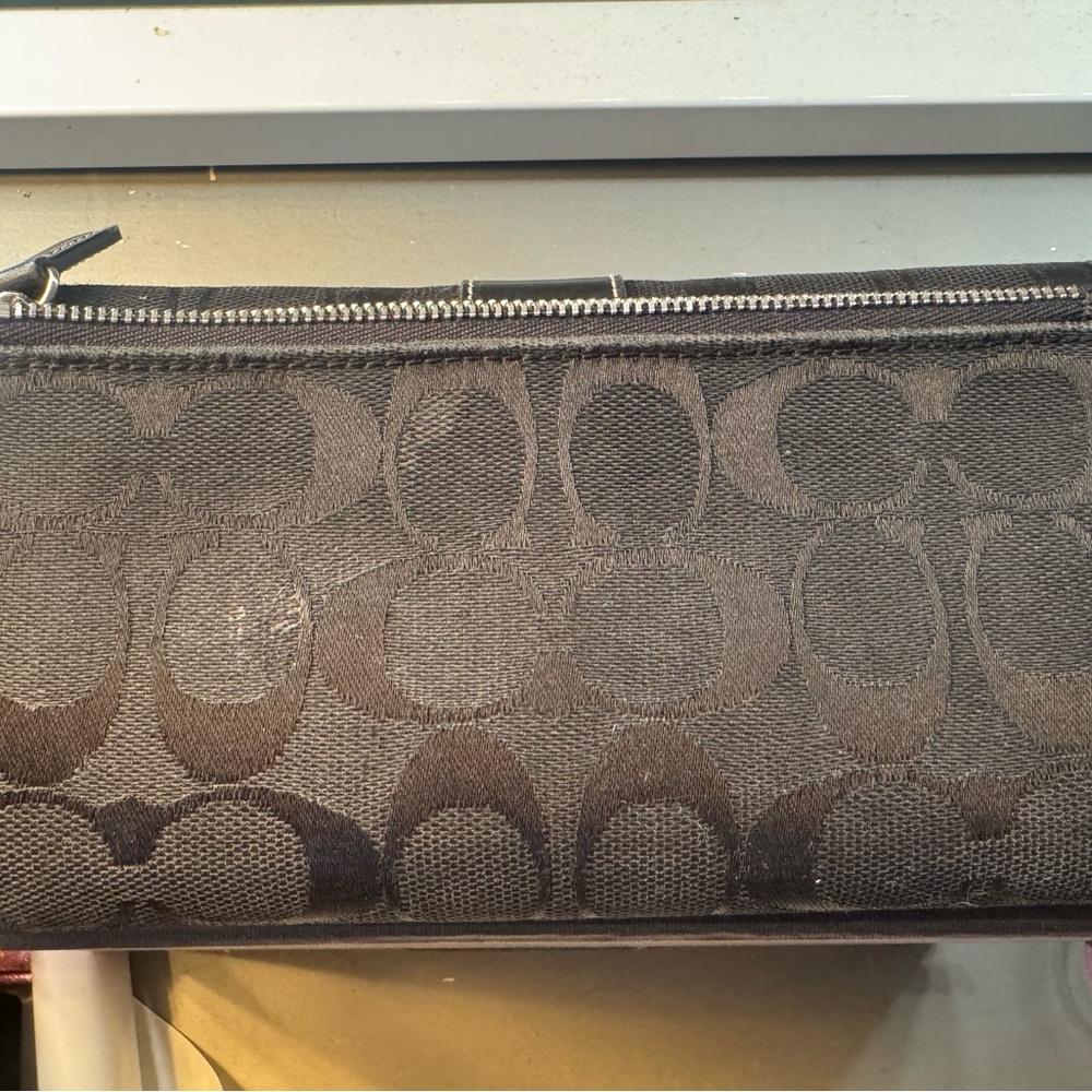 Vintage Coach Women's Black Signature wallet - Picture 2 of 5